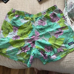 Patagonia Women’s Shorts- Size M- floral print